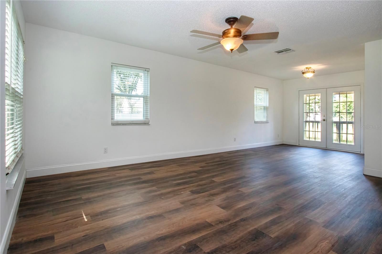2501 LIGHTFOOT RD