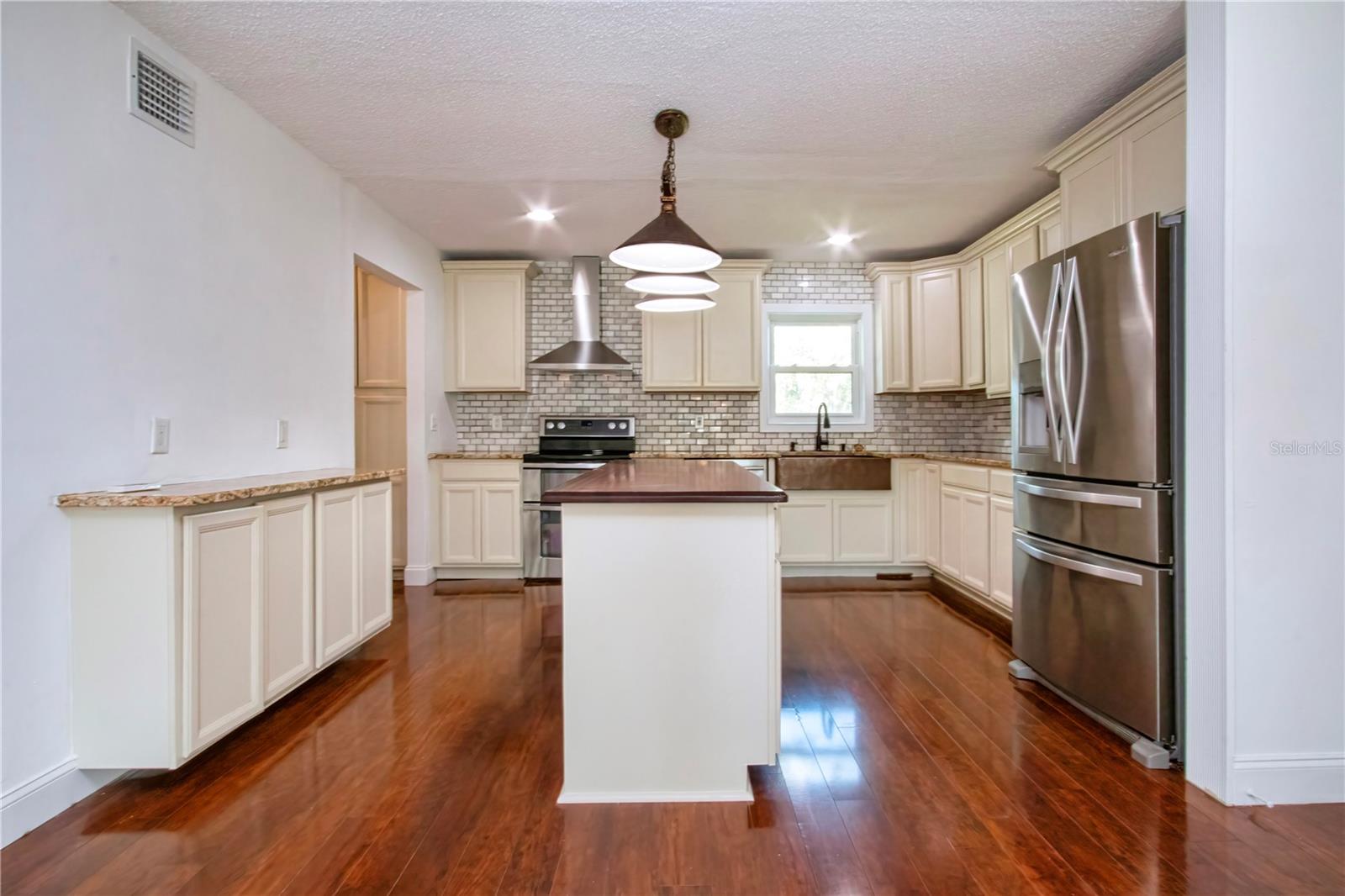 2501 LIGHTFOOT RD