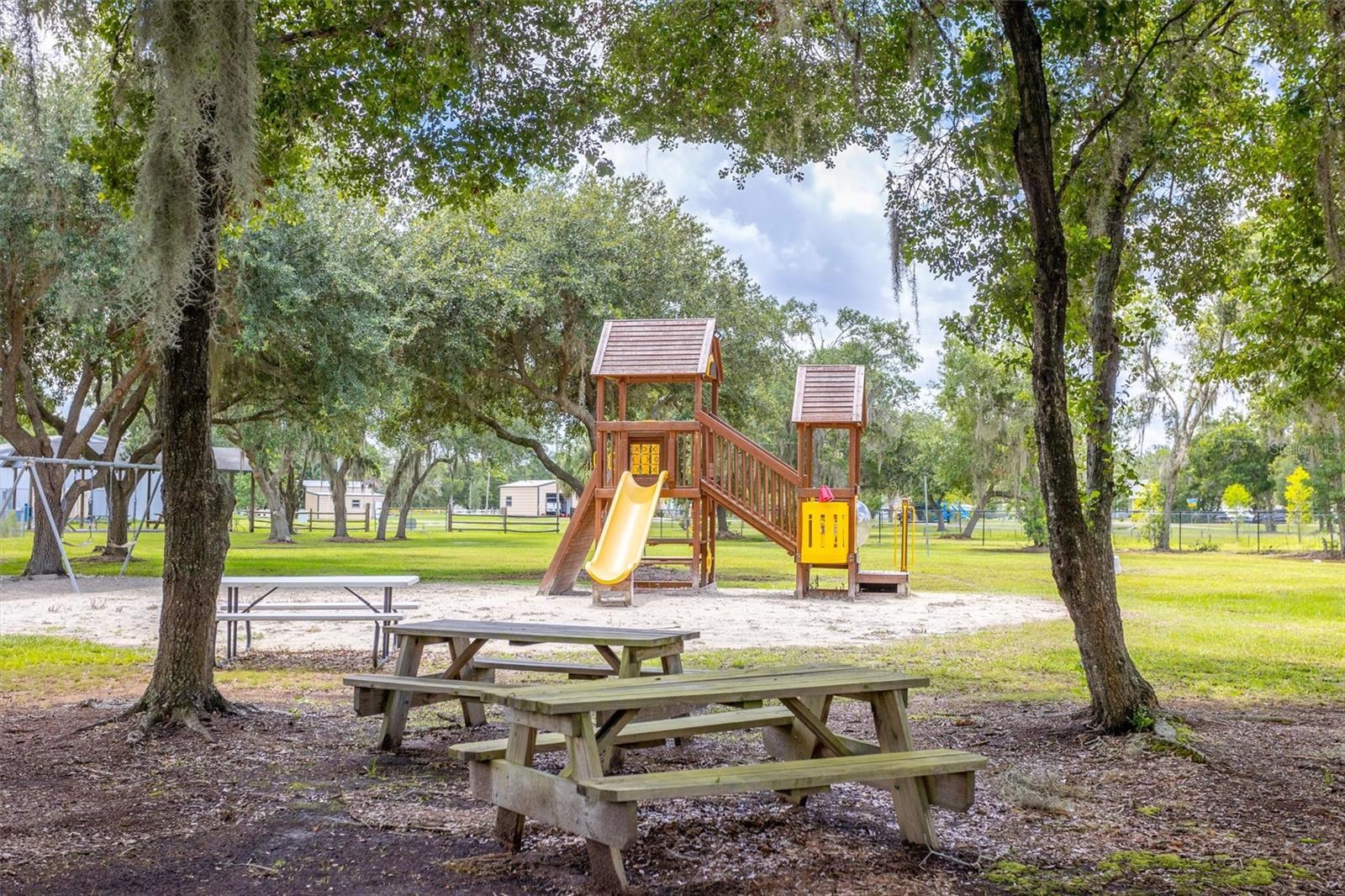 2501 LIGHTFOOT RD