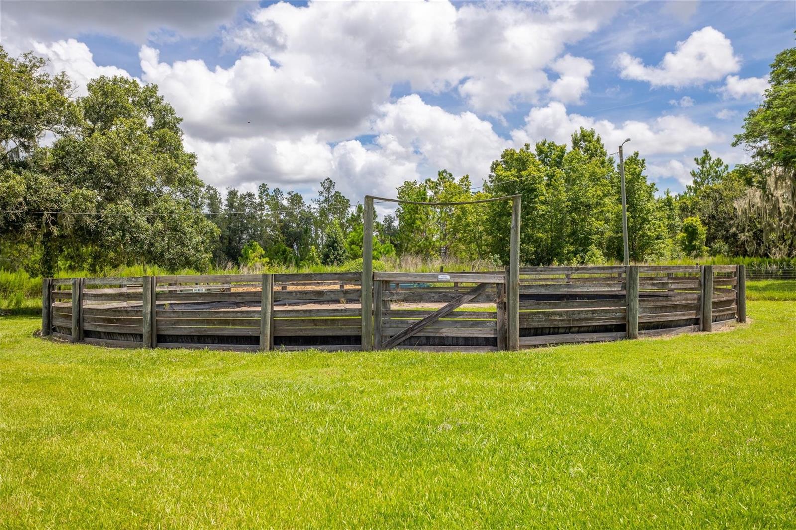 2501 LIGHTFOOT RD