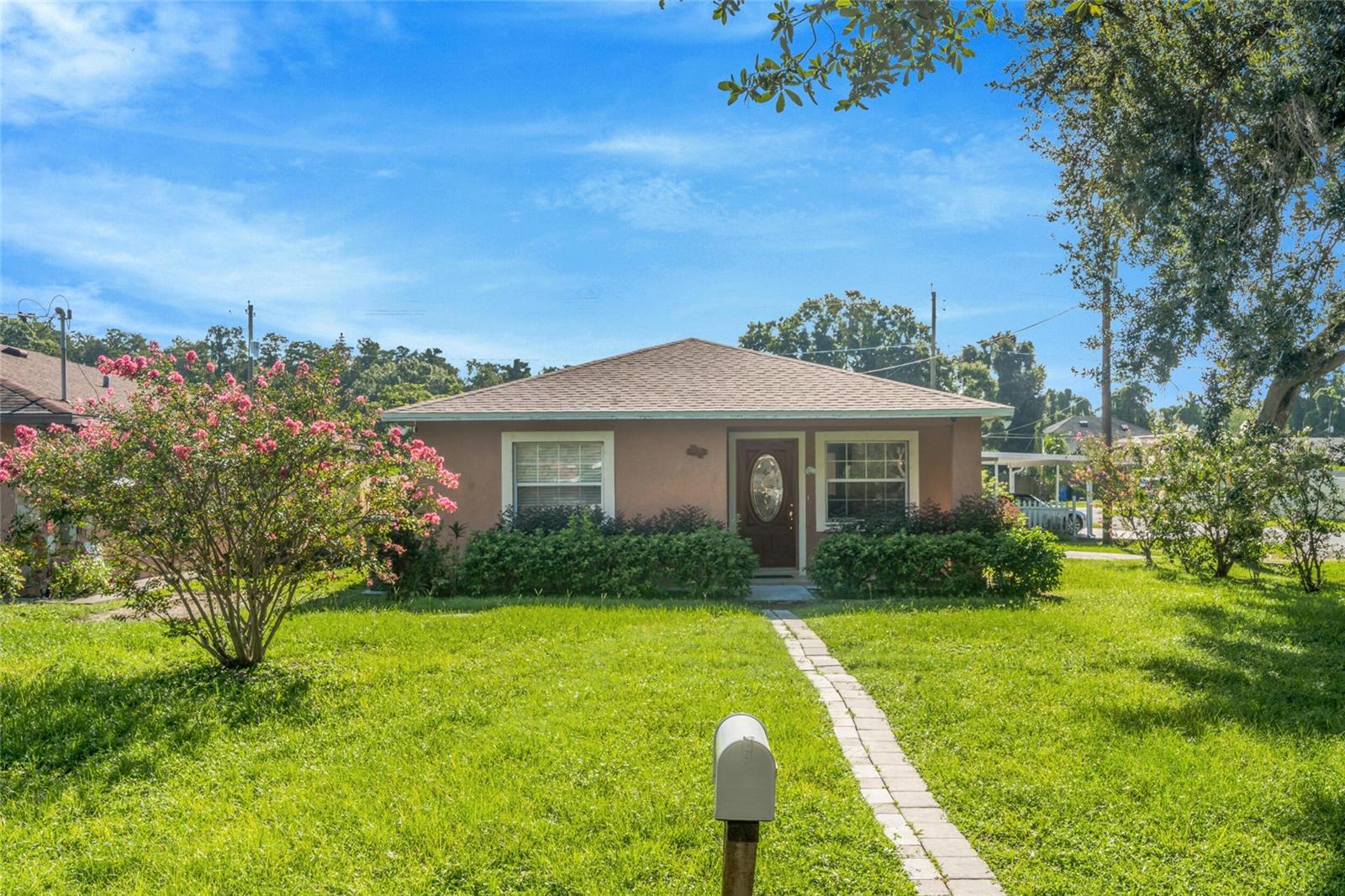 8001 N Hubert Ave, Tampa
