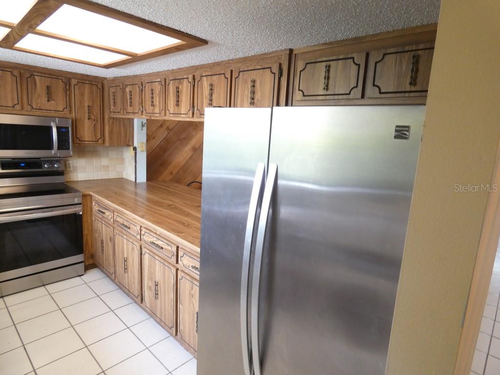 9940 EAGLES POINT CIR #3