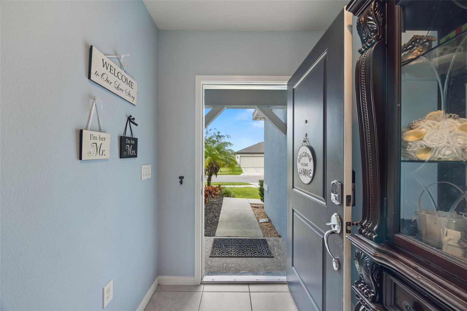 1007 GOLDEN SHINER AVE