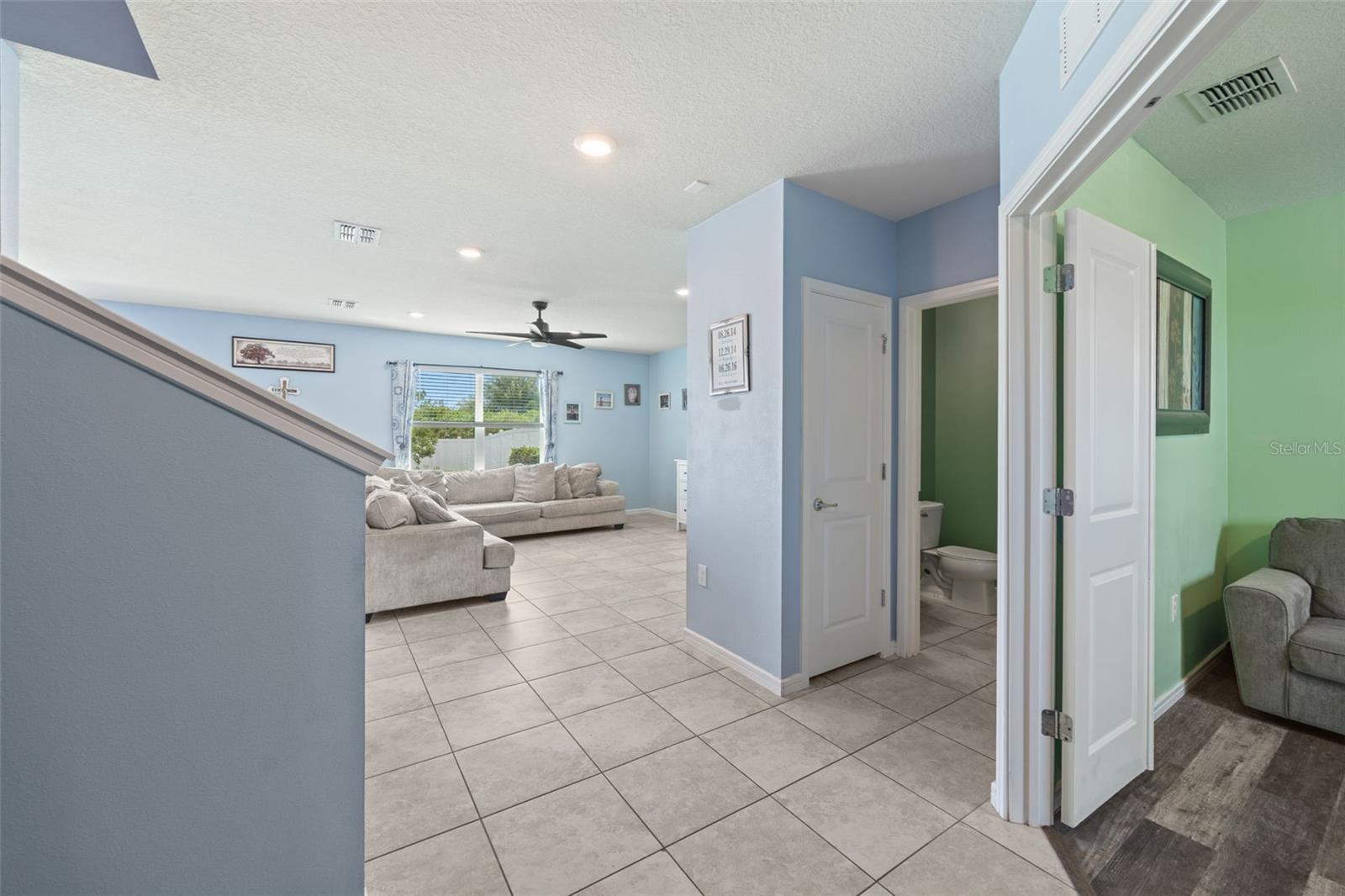 1007 GOLDEN SHINER AVE