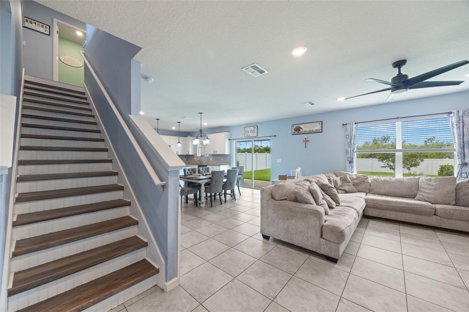 1007 GOLDEN SHINER AVE