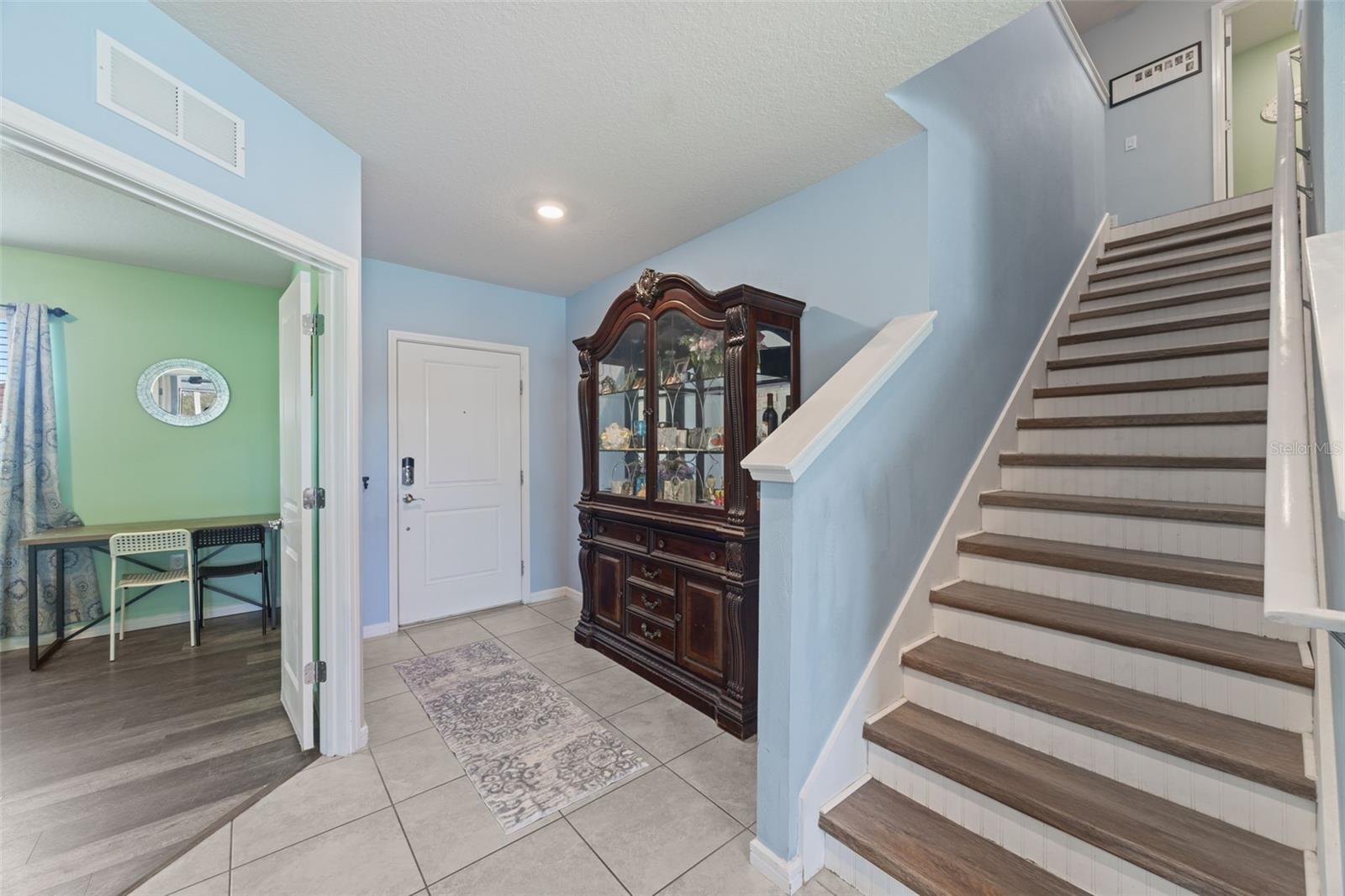 1007 GOLDEN SHINER AVE
