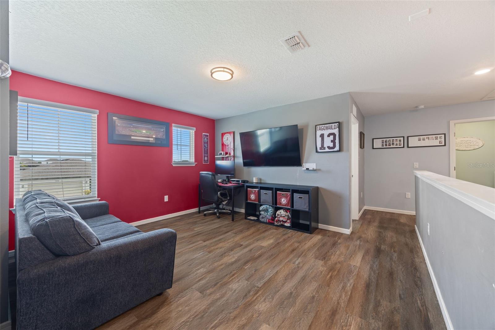 1007 GOLDEN SHINER AVE