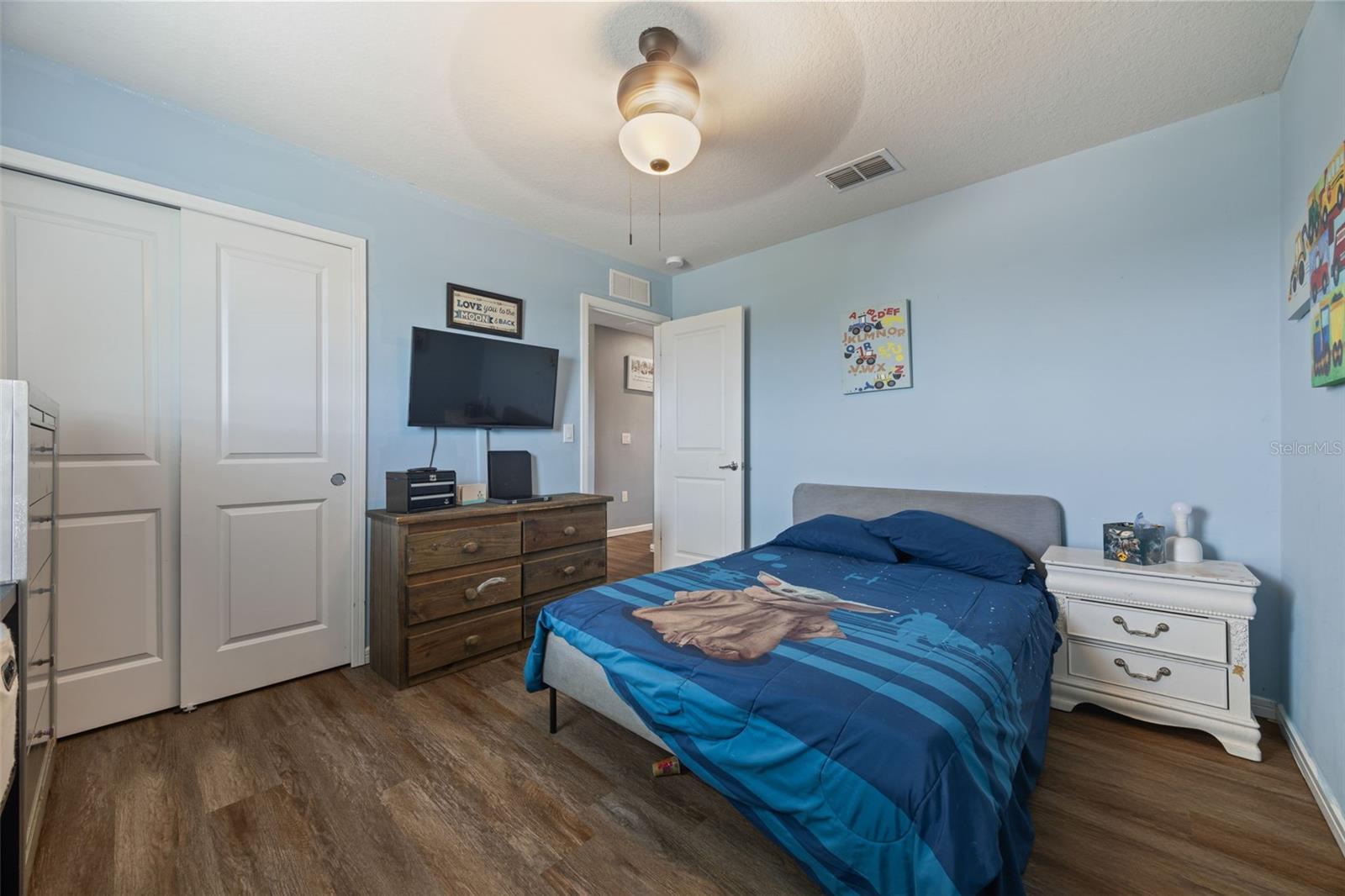 1007 GOLDEN SHINER AVE
