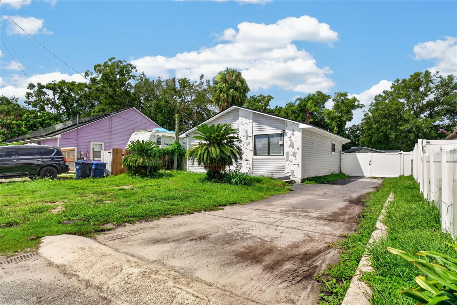 8114 N EDISON AVE