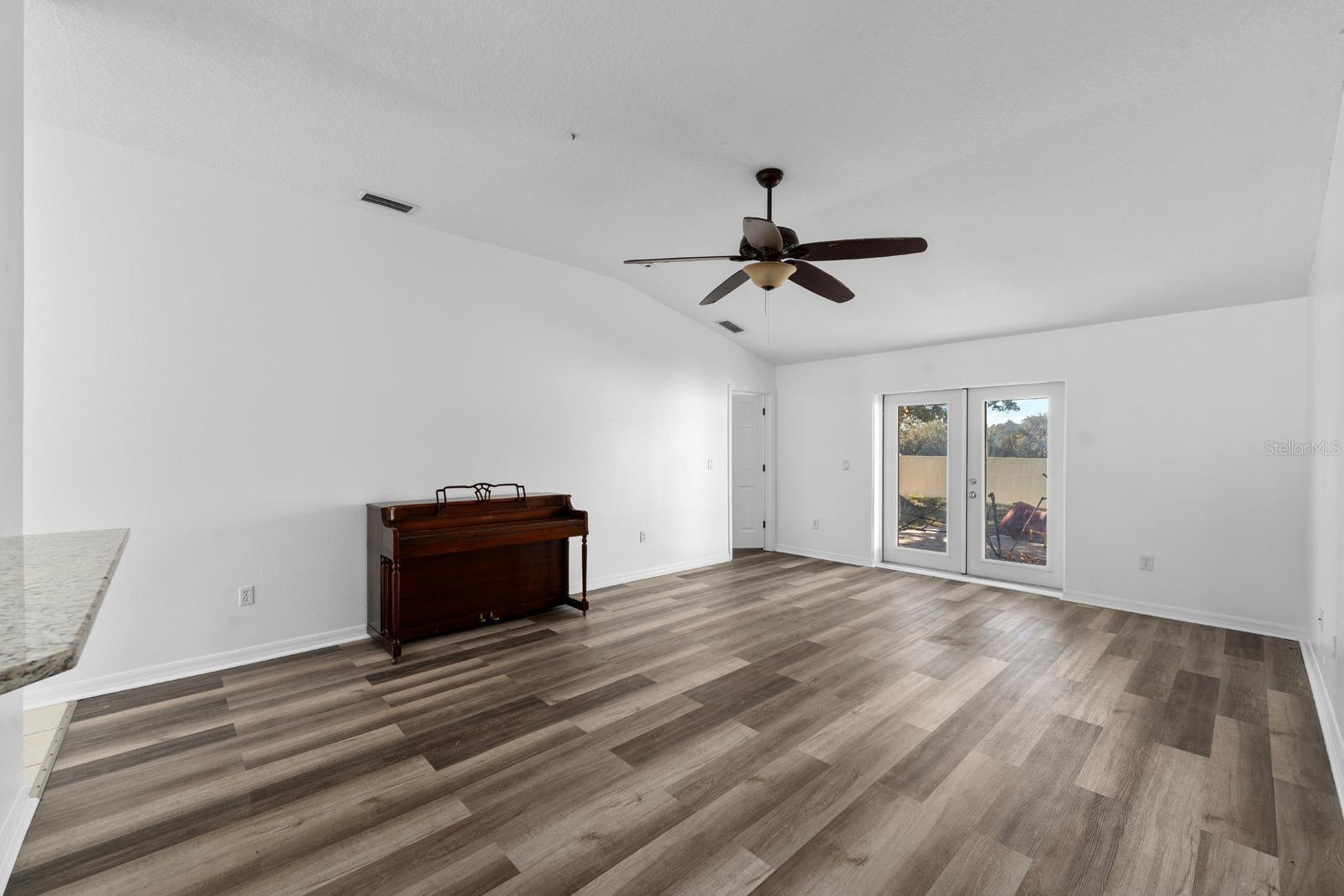 3609 TRAPNELL GROVE LOOP
