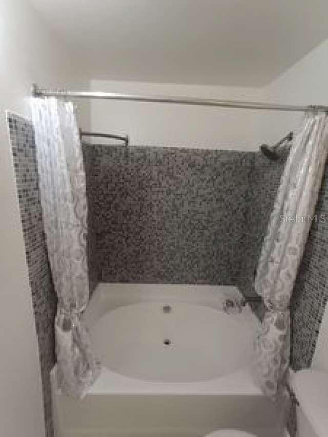 10024 STRAFFORD OAK CT #807