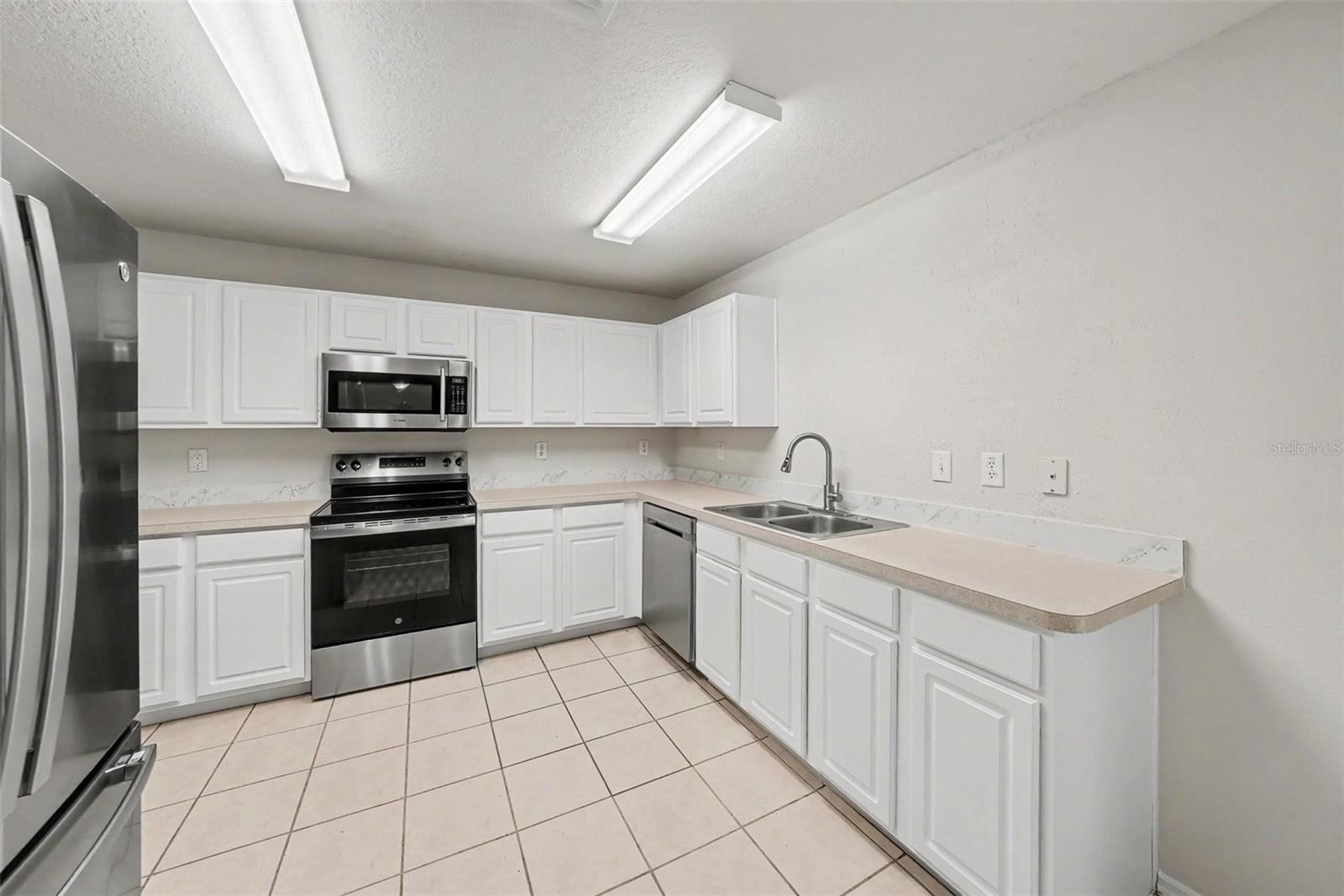 13939 JACOBSON DR