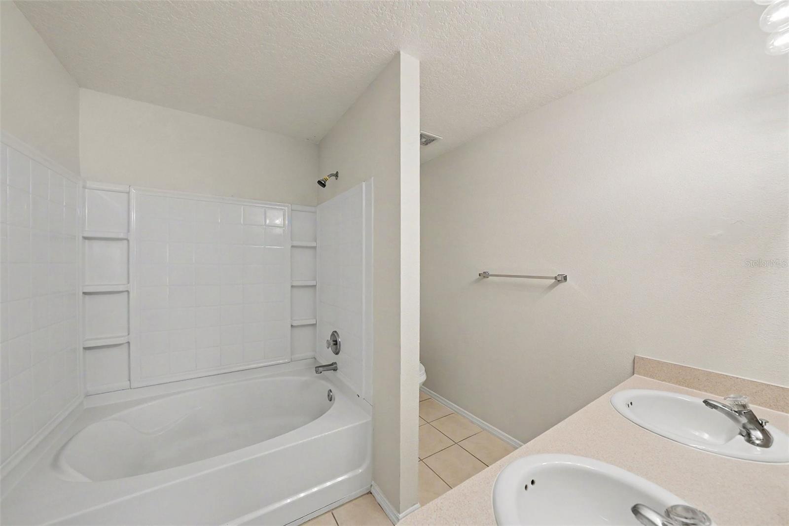13939 JACOBSON DR