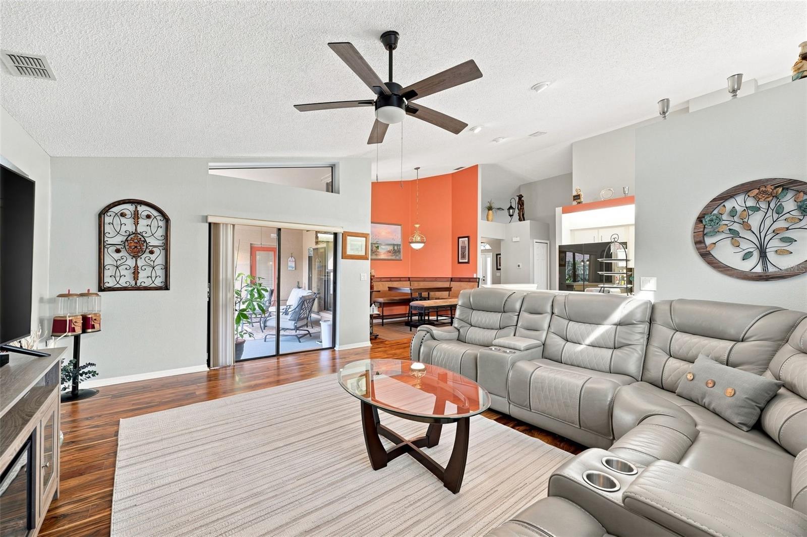 9324 CREEKSIDE CT