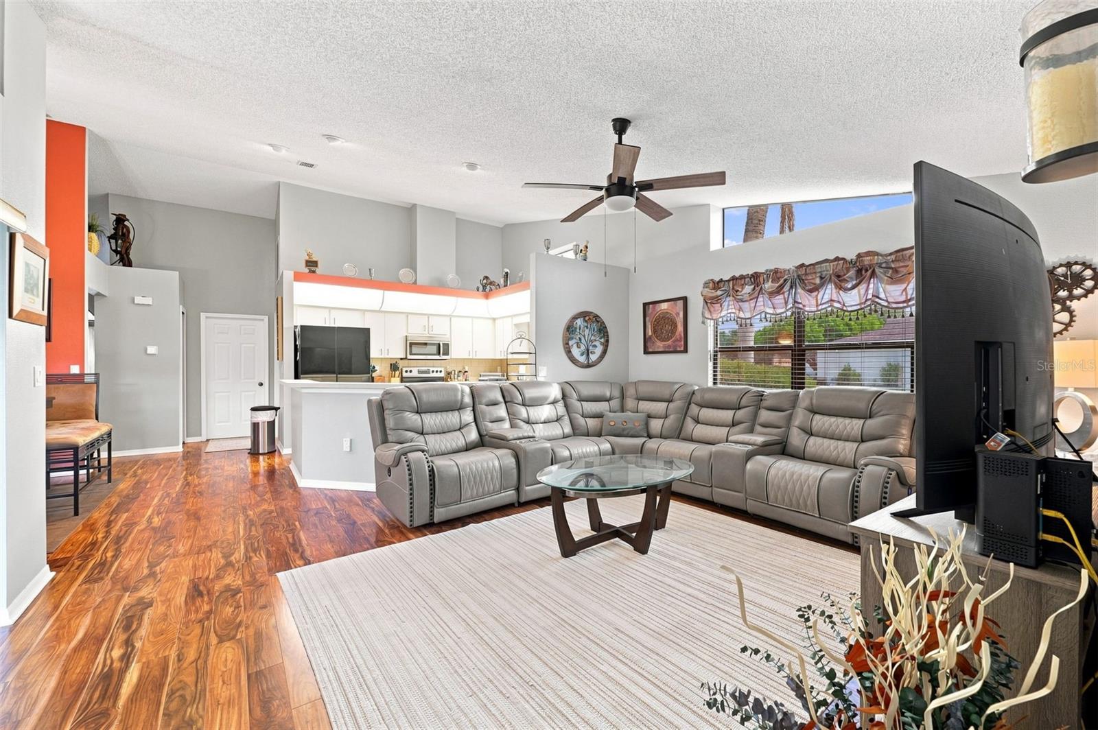 9324 CREEKSIDE CT