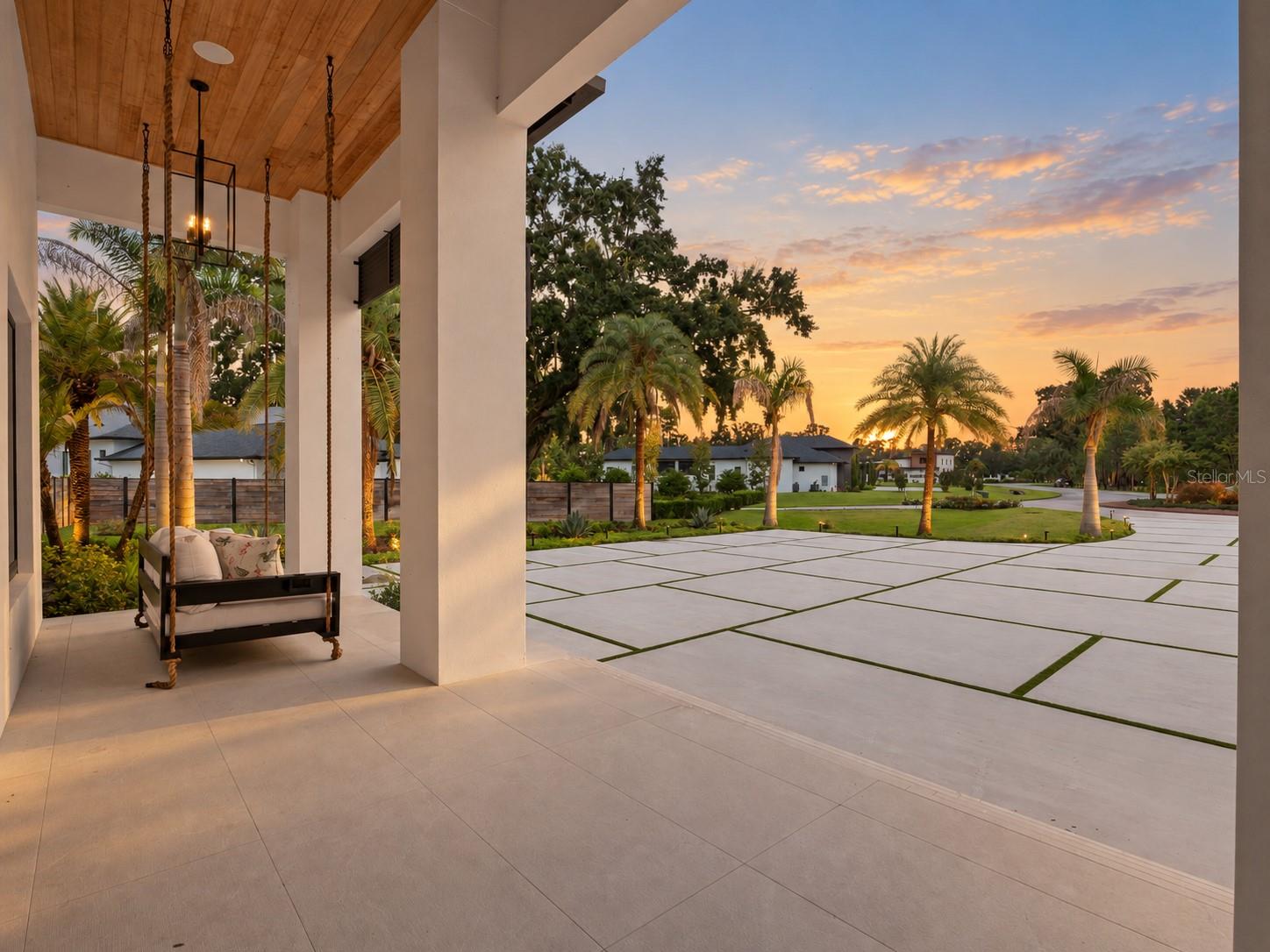 17602 GRANDE ESTATES PL