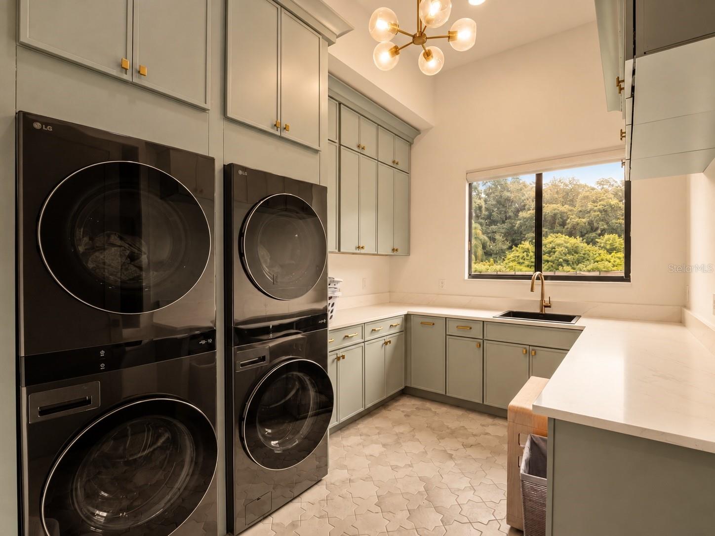 17602 GRANDE ESTATES PL
