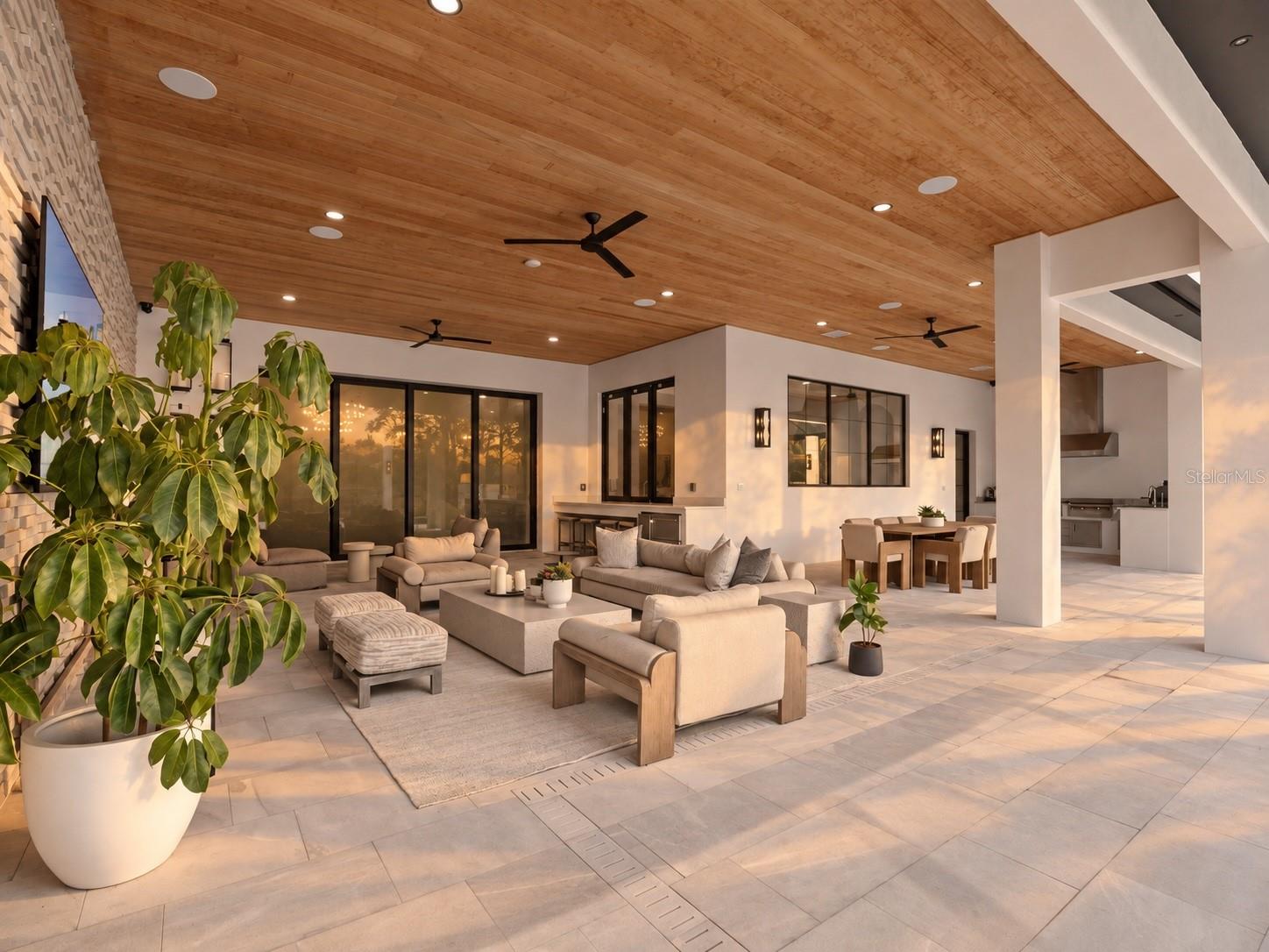 17602 GRANDE ESTATES PL