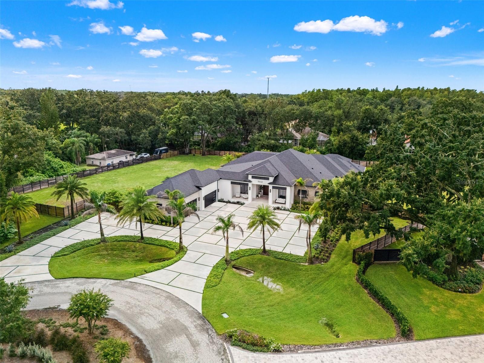 17602 GRANDE ESTATES PL