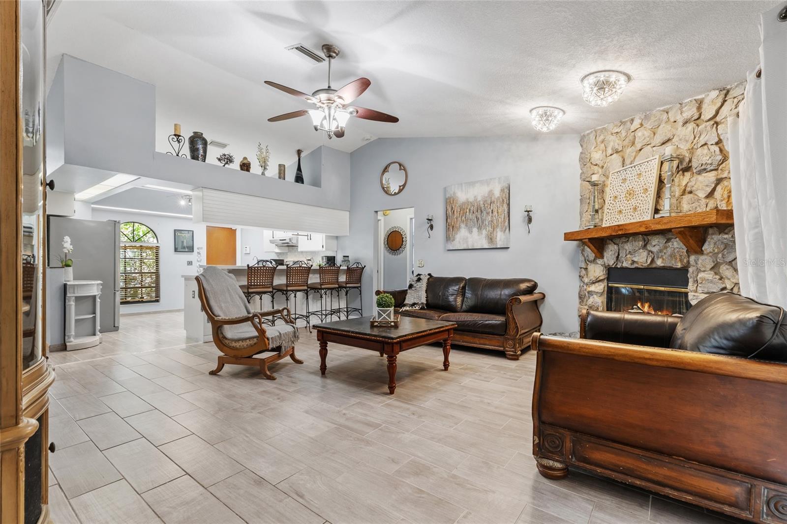 3753 MERIDEAN PL
