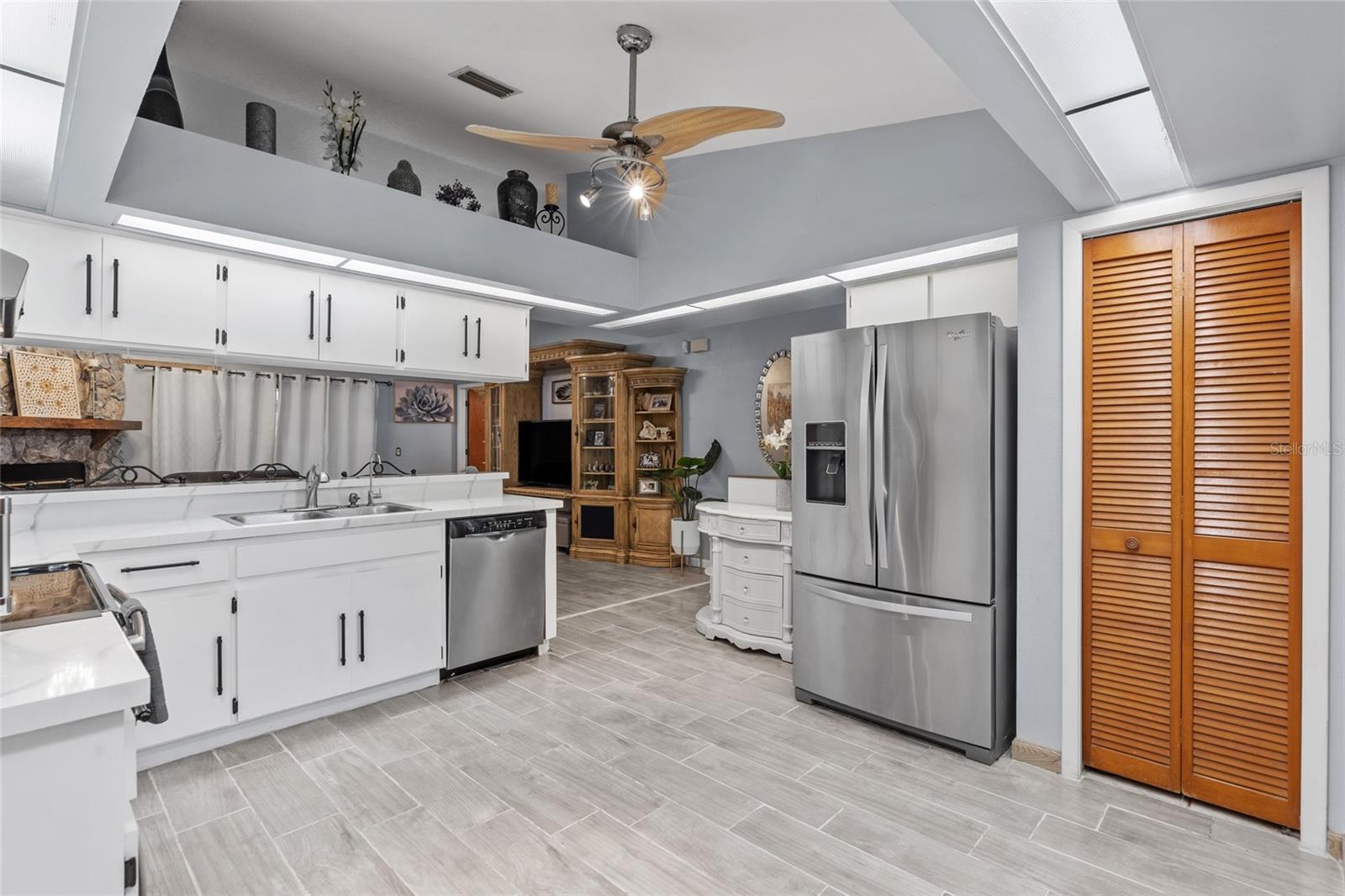 3753 MERIDEAN PL