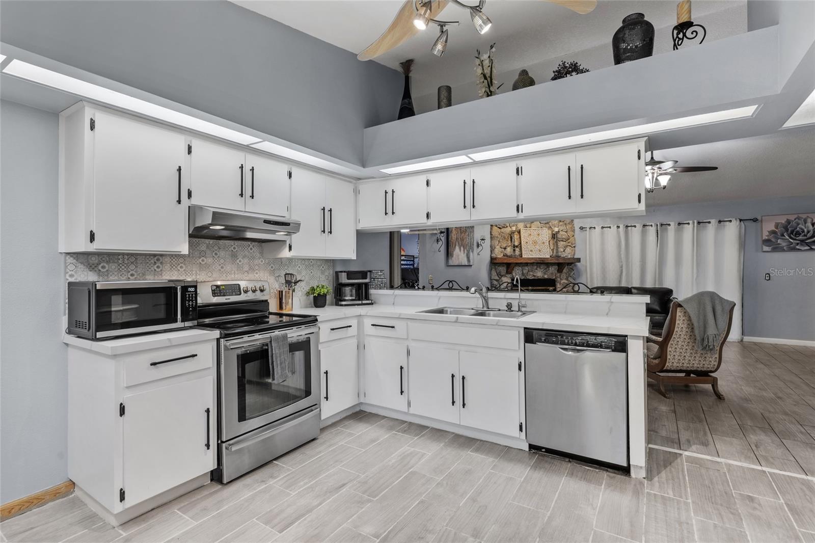 3753 MERIDEAN PL