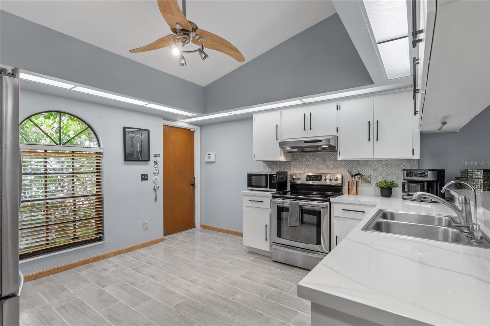 3753 MERIDEAN PL