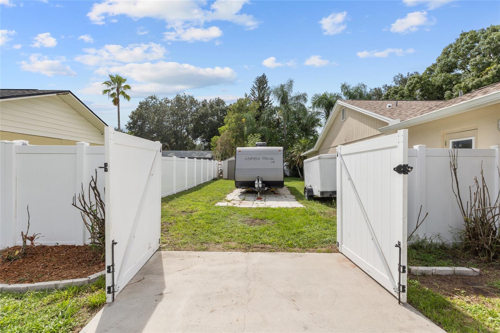 3753 MERIDEAN PL