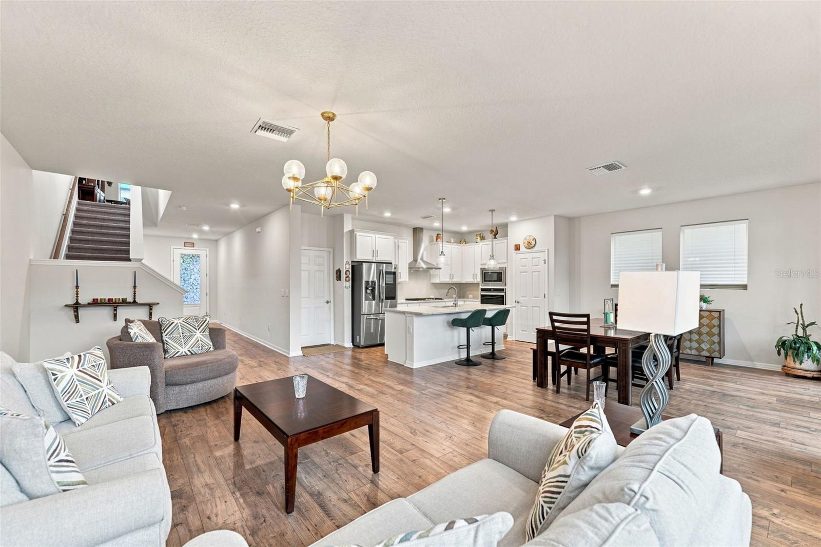 6136 VOYAGERS PL