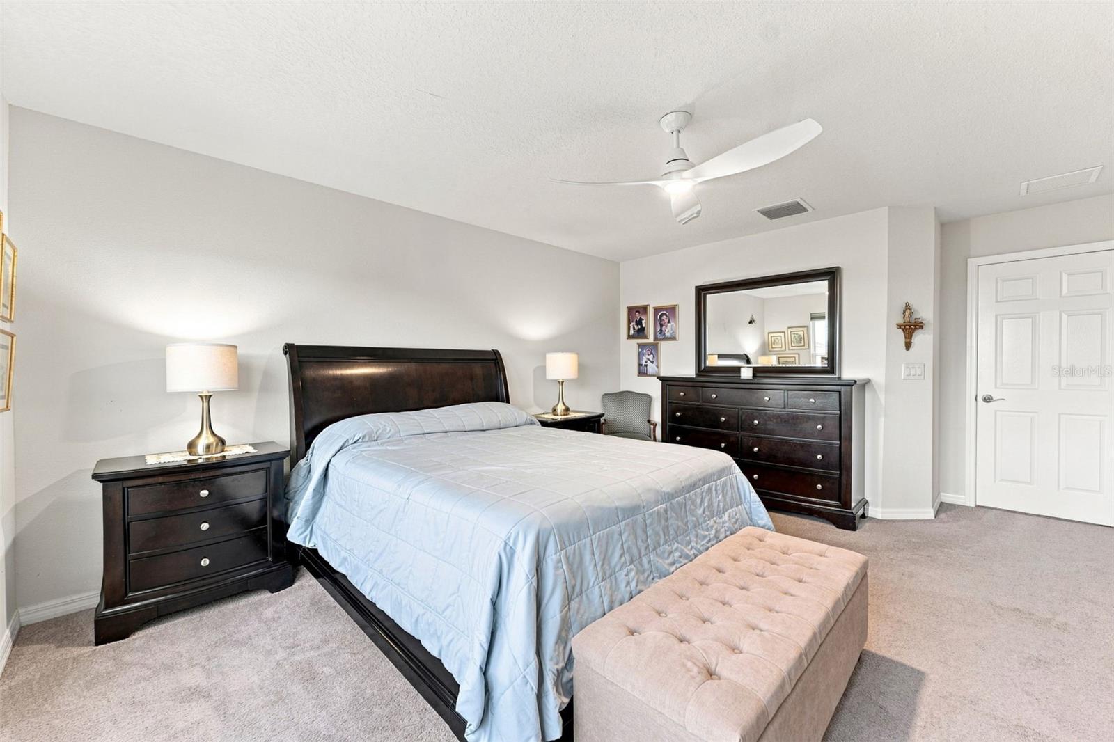 6136 VOYAGERS PL