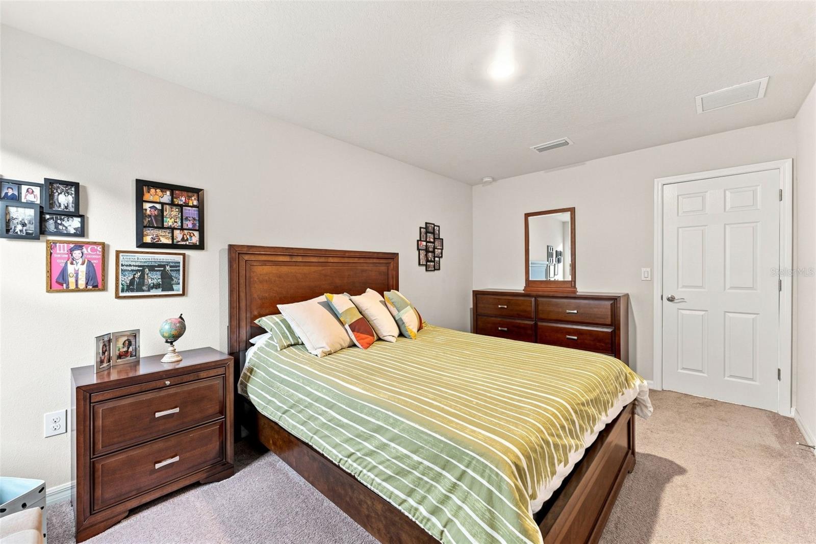 6136 VOYAGERS PL