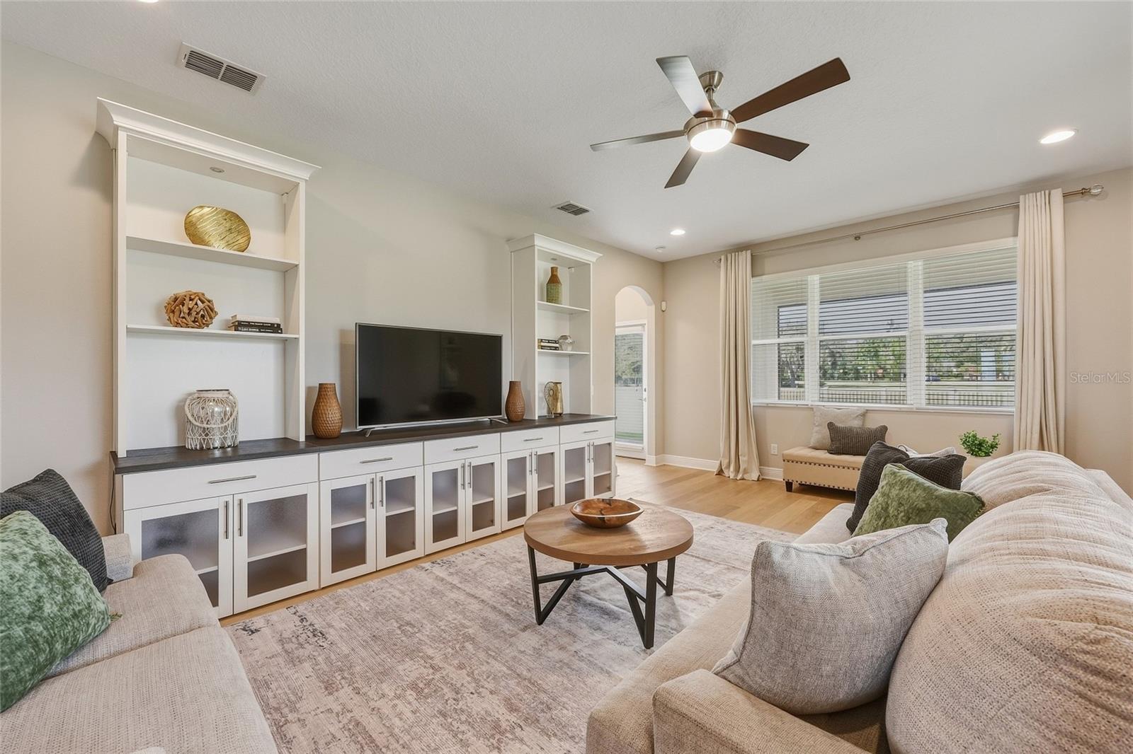 10702 PLEASANT KNOLL DR