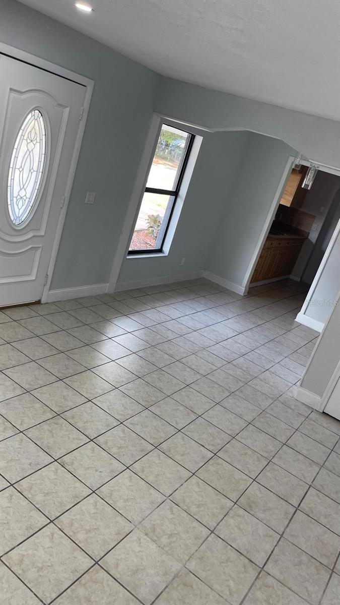 6524 LA MESA CIR