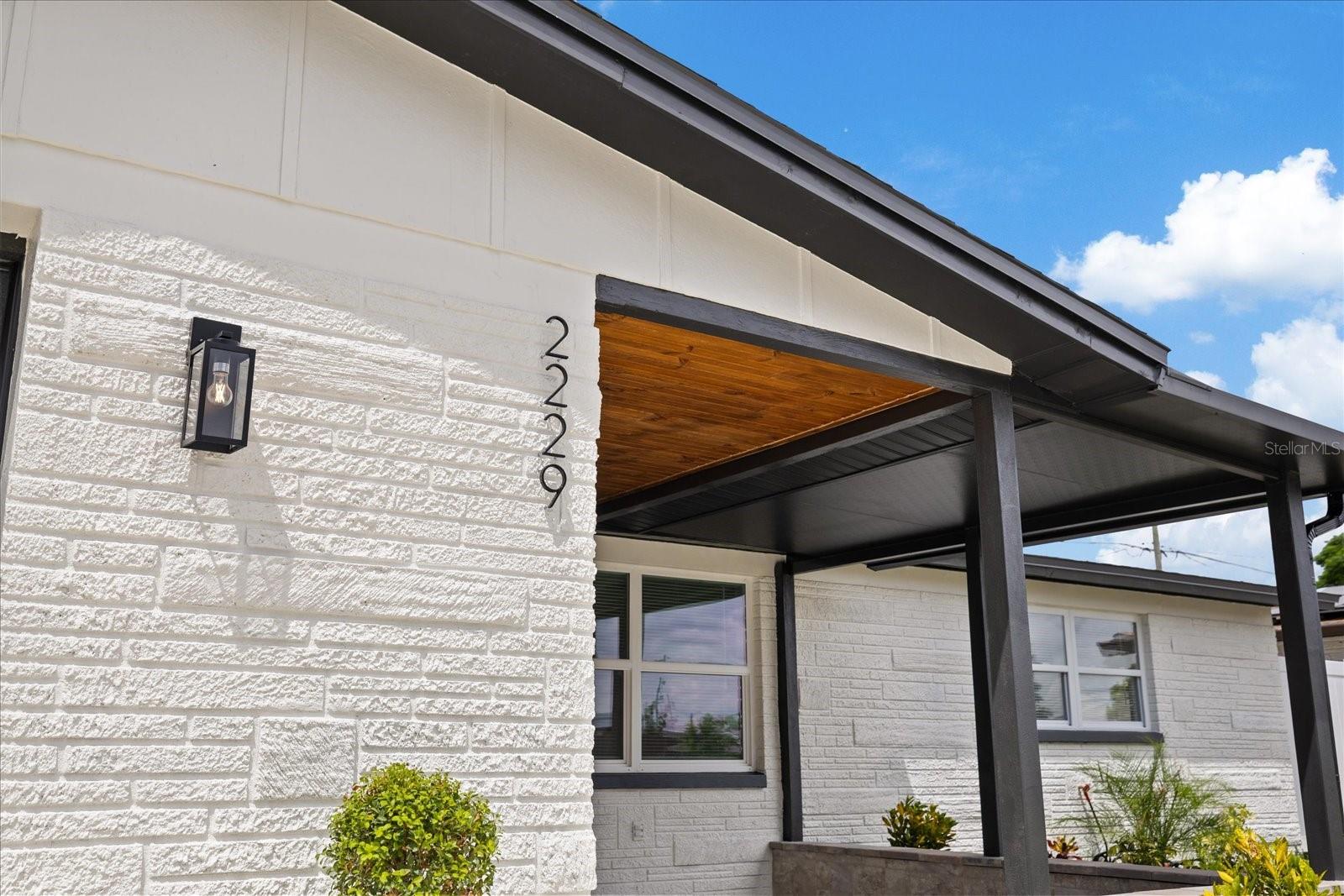2229 ROSELAWN DR