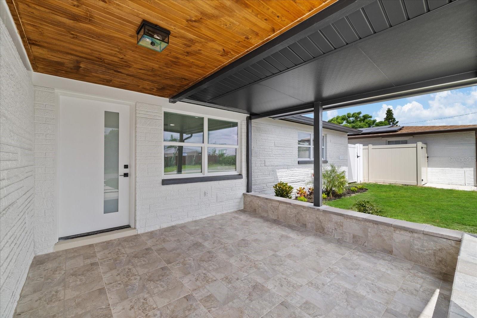 2229 ROSELAWN DR
