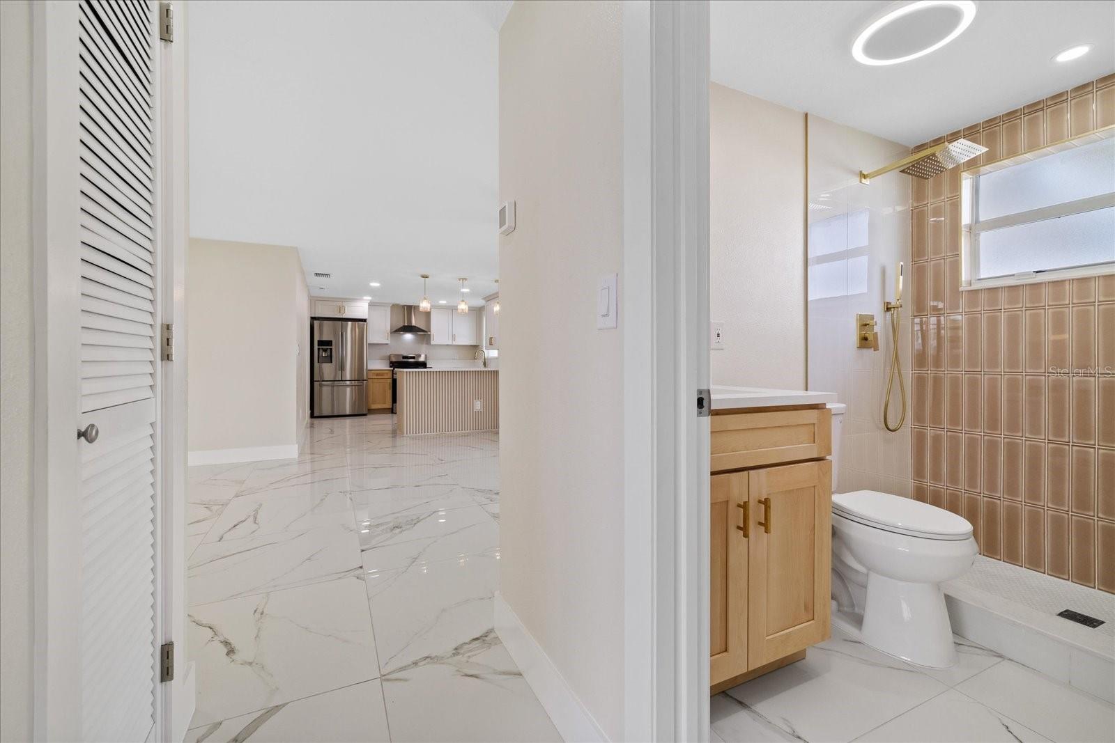 2229 ROSELAWN DR