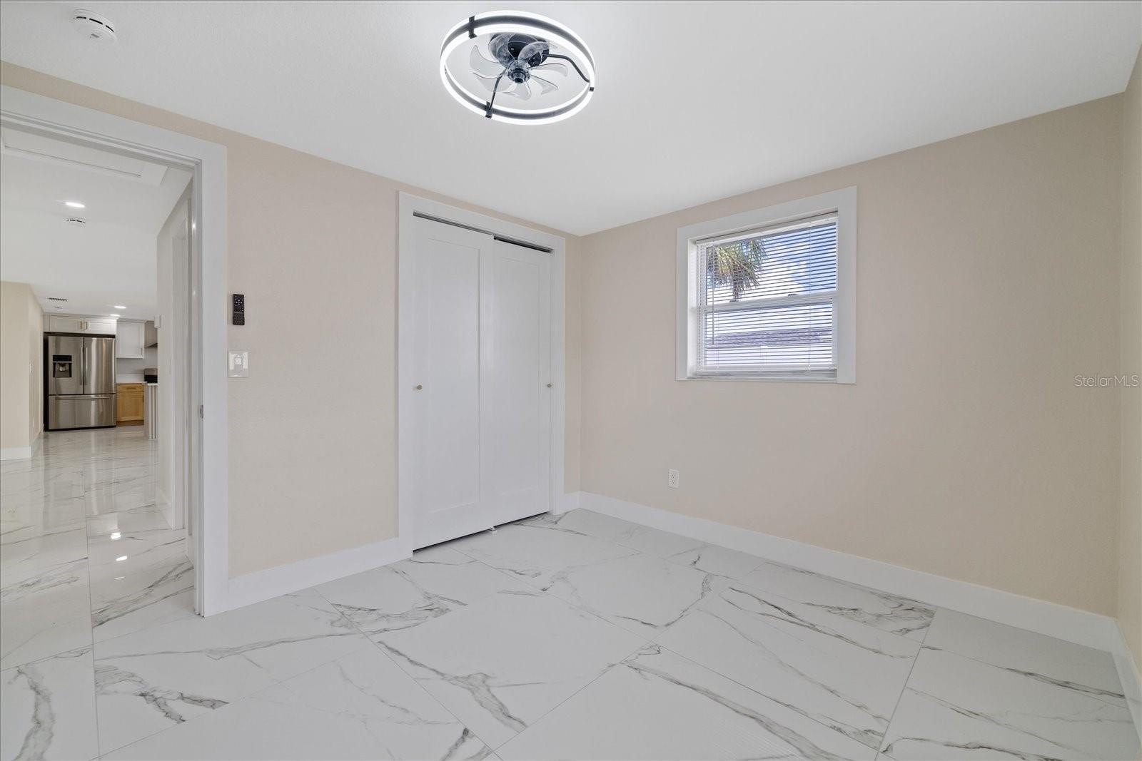 2229 ROSELAWN DR