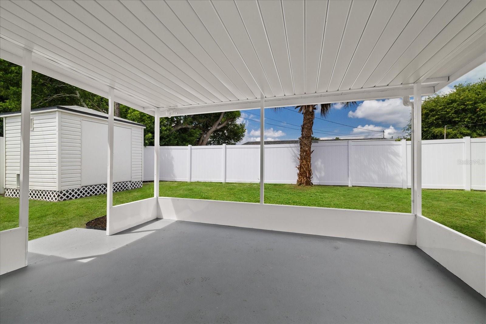 2229 ROSELAWN DR