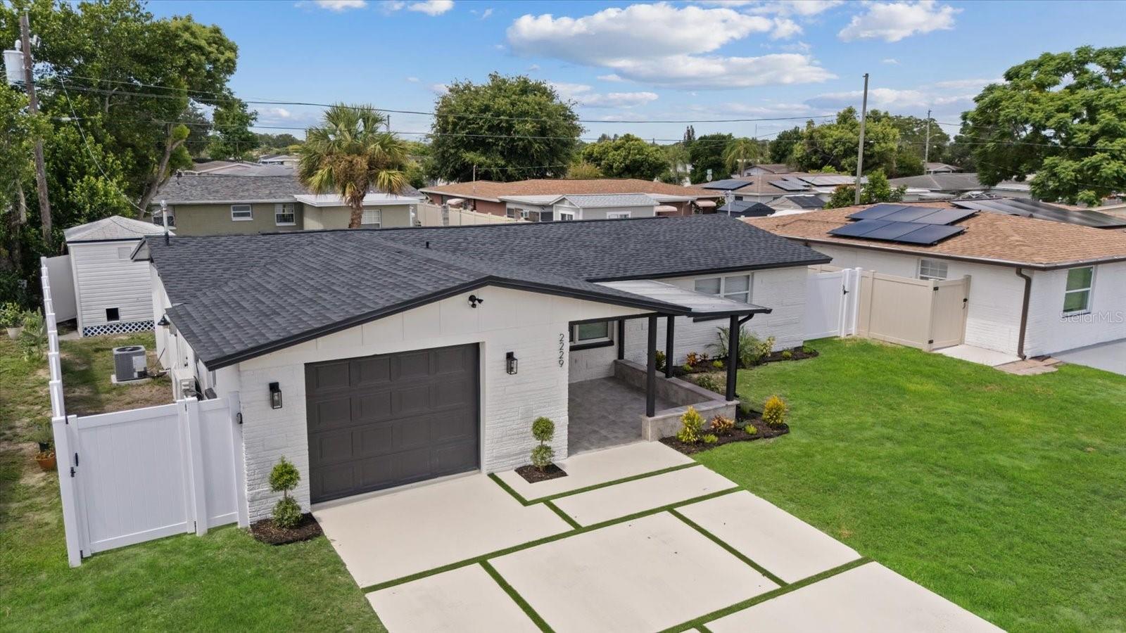 2229 ROSELAWN DR