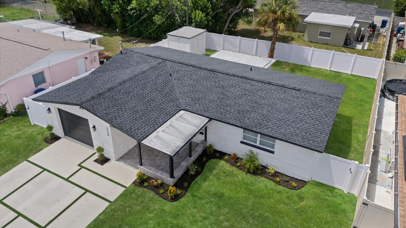 2229 ROSELAWN DR