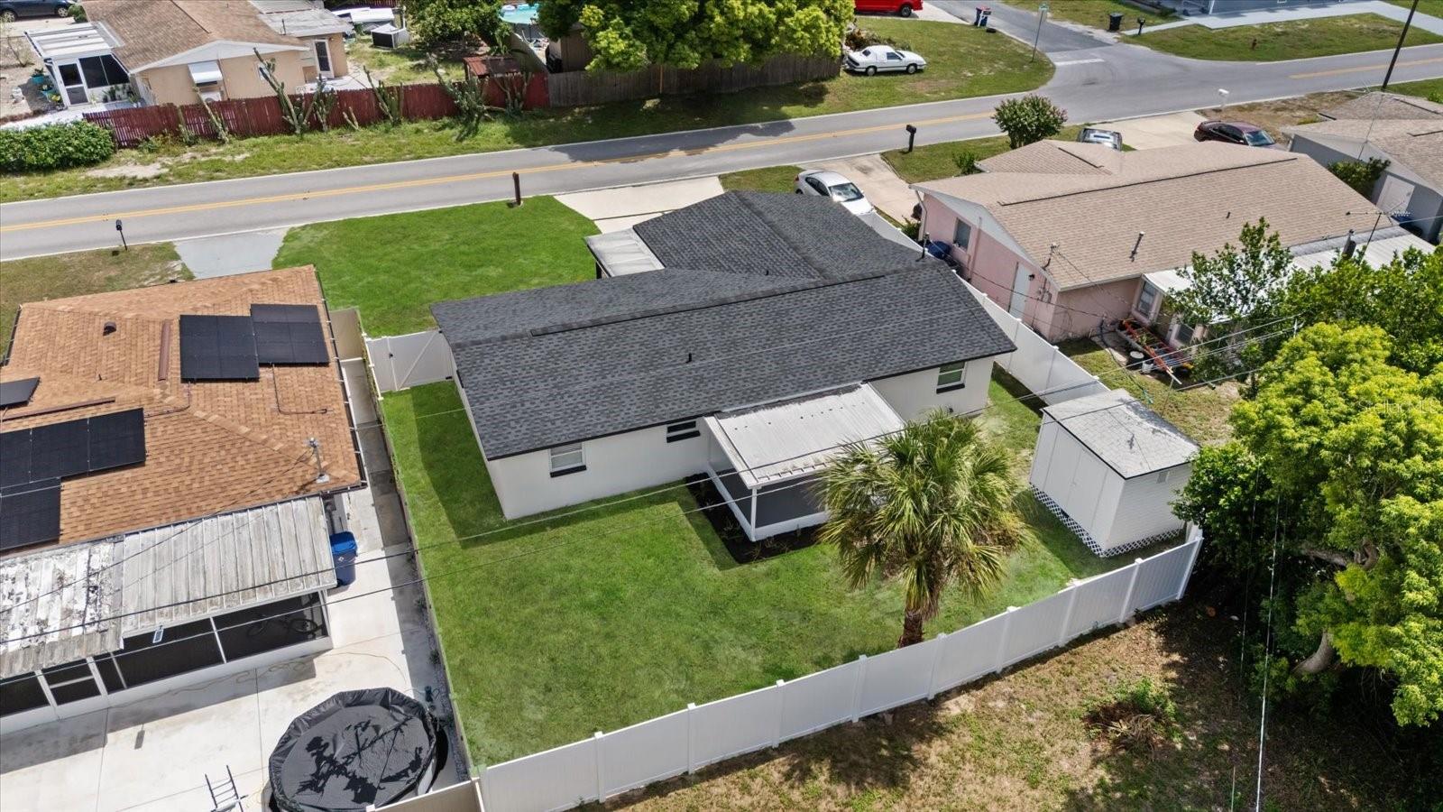 2229 ROSELAWN DR