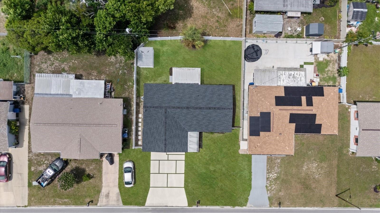 2229 ROSELAWN DR