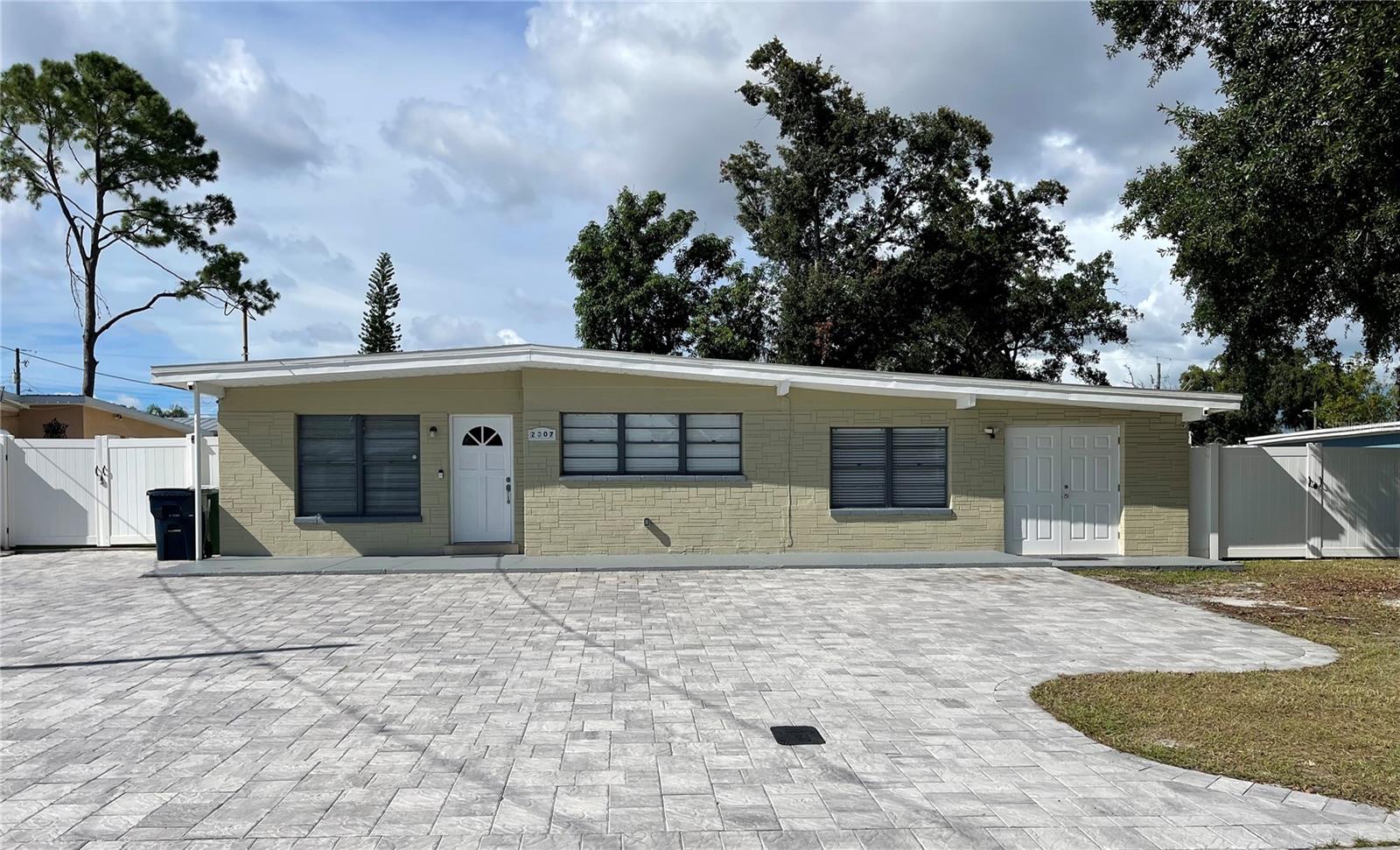 2307 W Hamilton Ave, Tampa