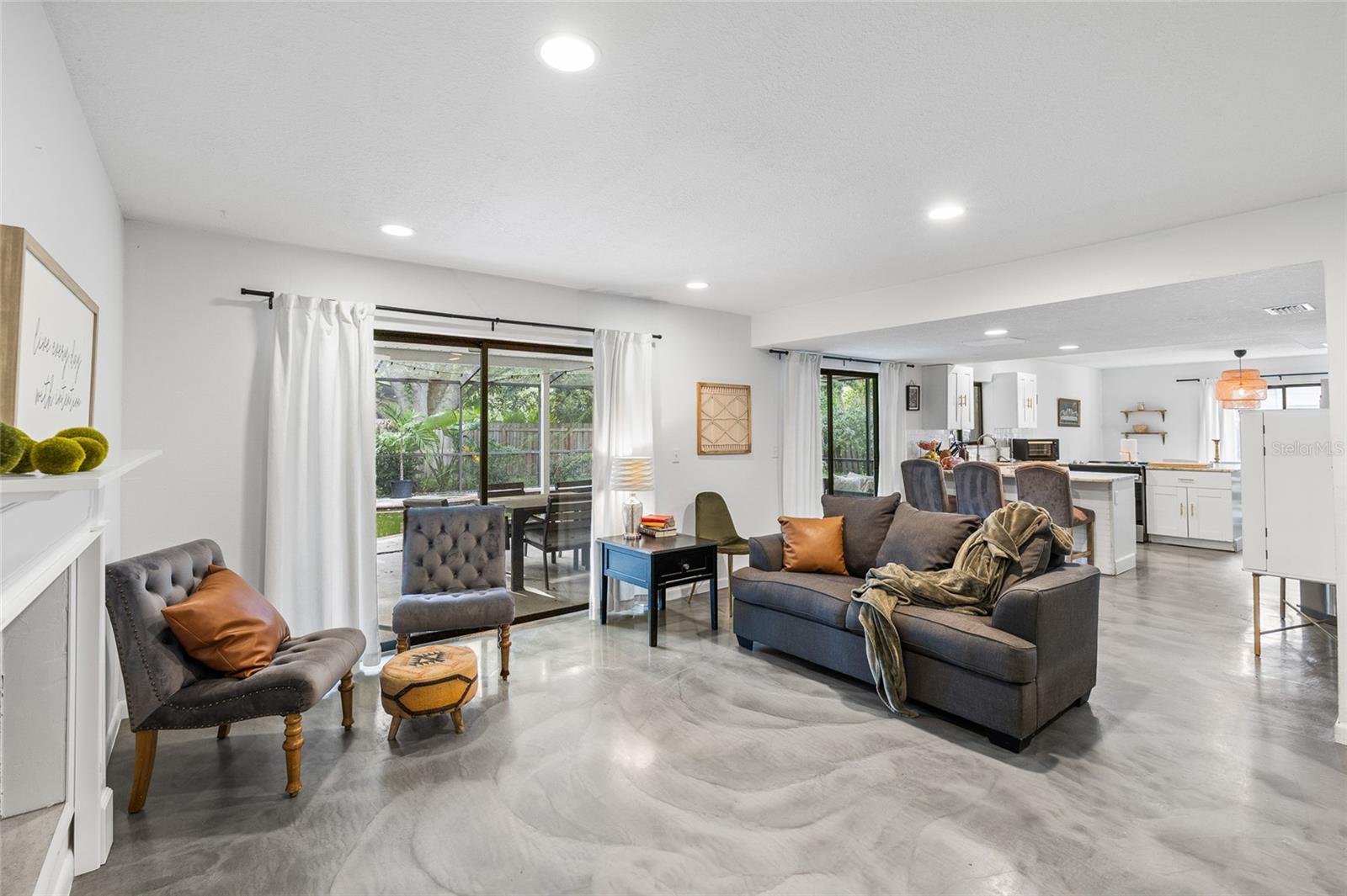 10908 GILLETTE AVE