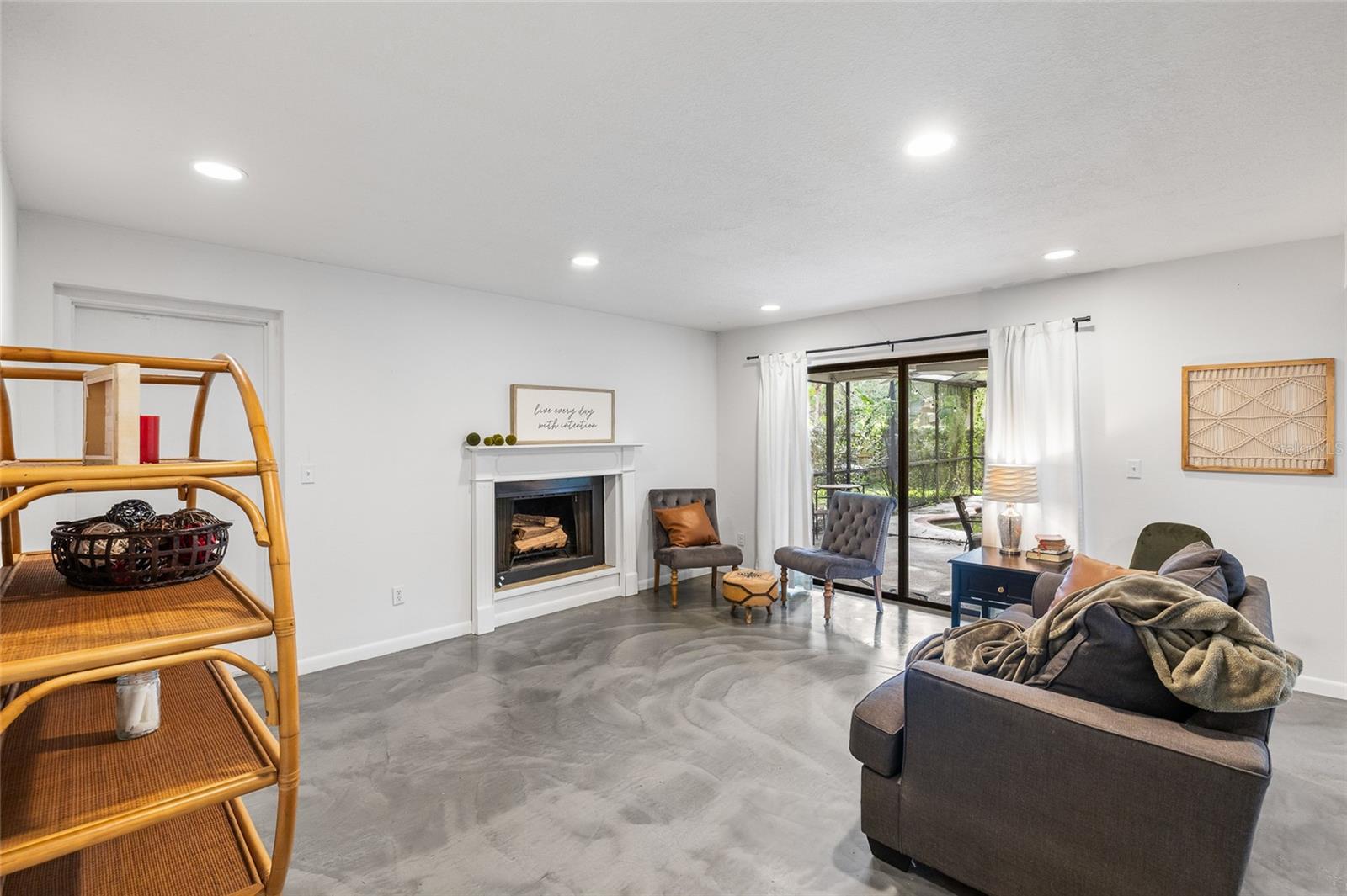 10908 GILLETTE AVE