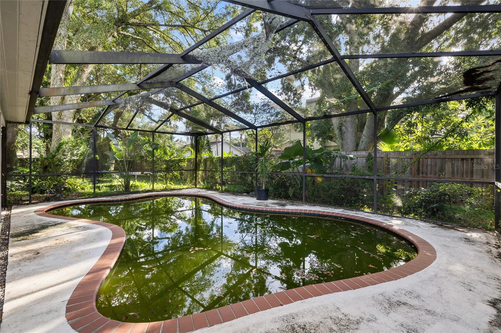 10908 GILLETTE AVE