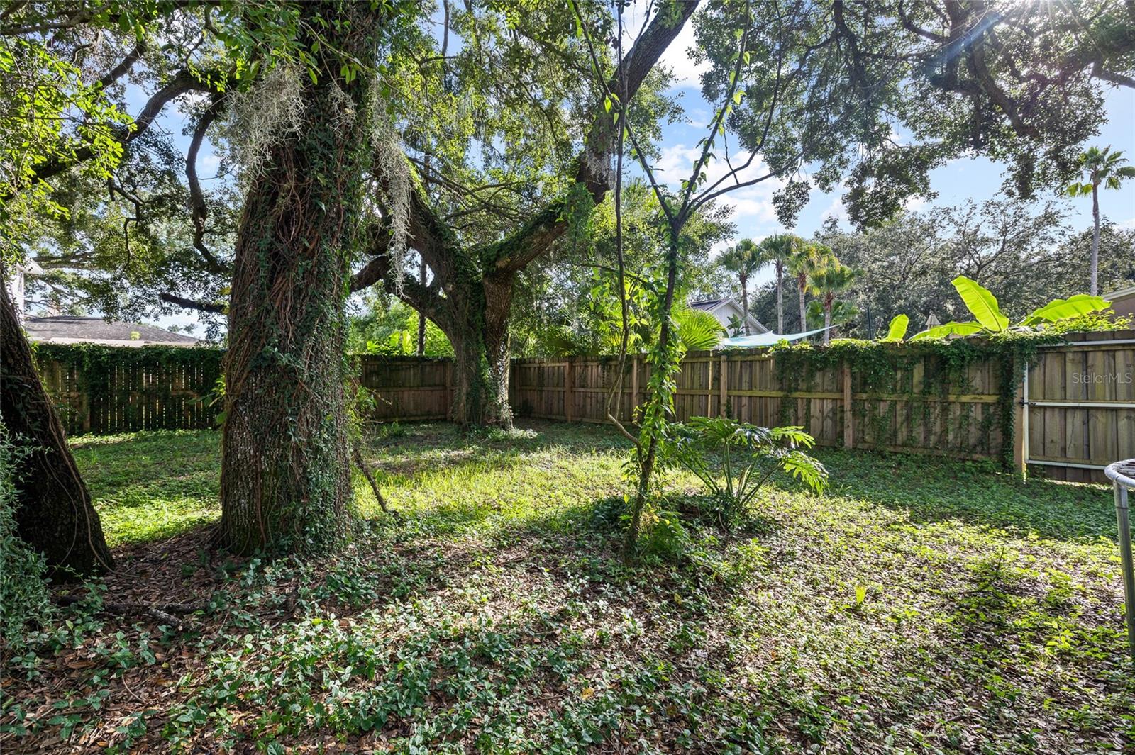 10908 GILLETTE AVE