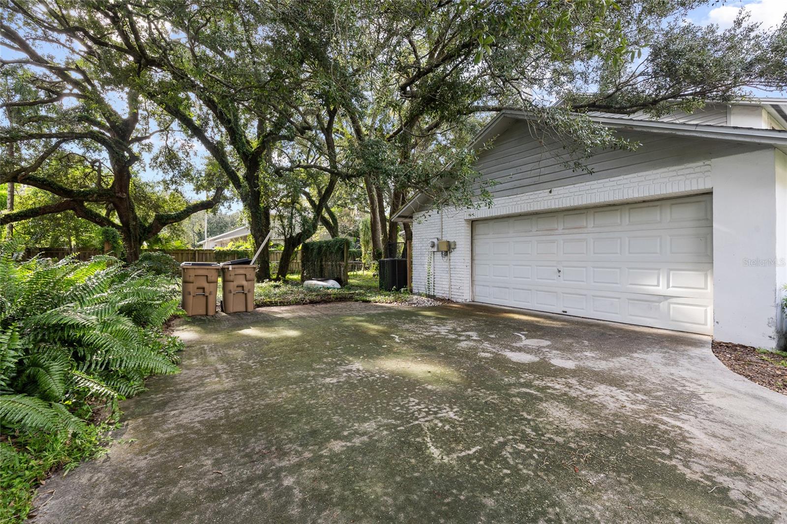 10908 GILLETTE AVE
