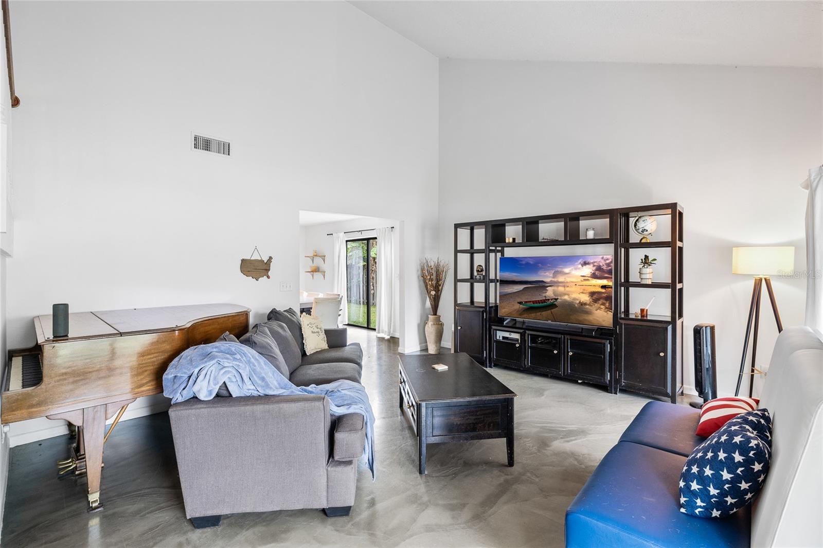 10908 GILLETTE AVE