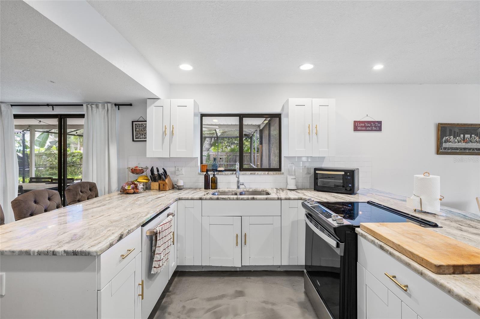 10908 GILLETTE AVE